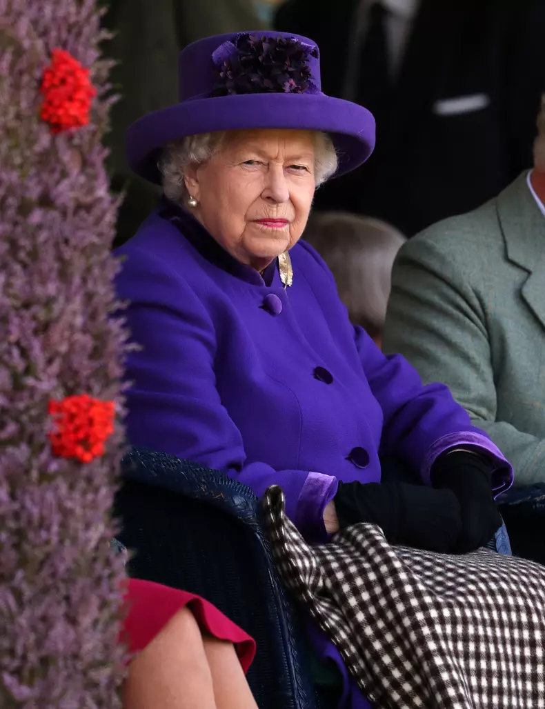 Regina Elisabeta a II-a nu vrea să mai vorbească despre Meghan Markle și prințul Harry