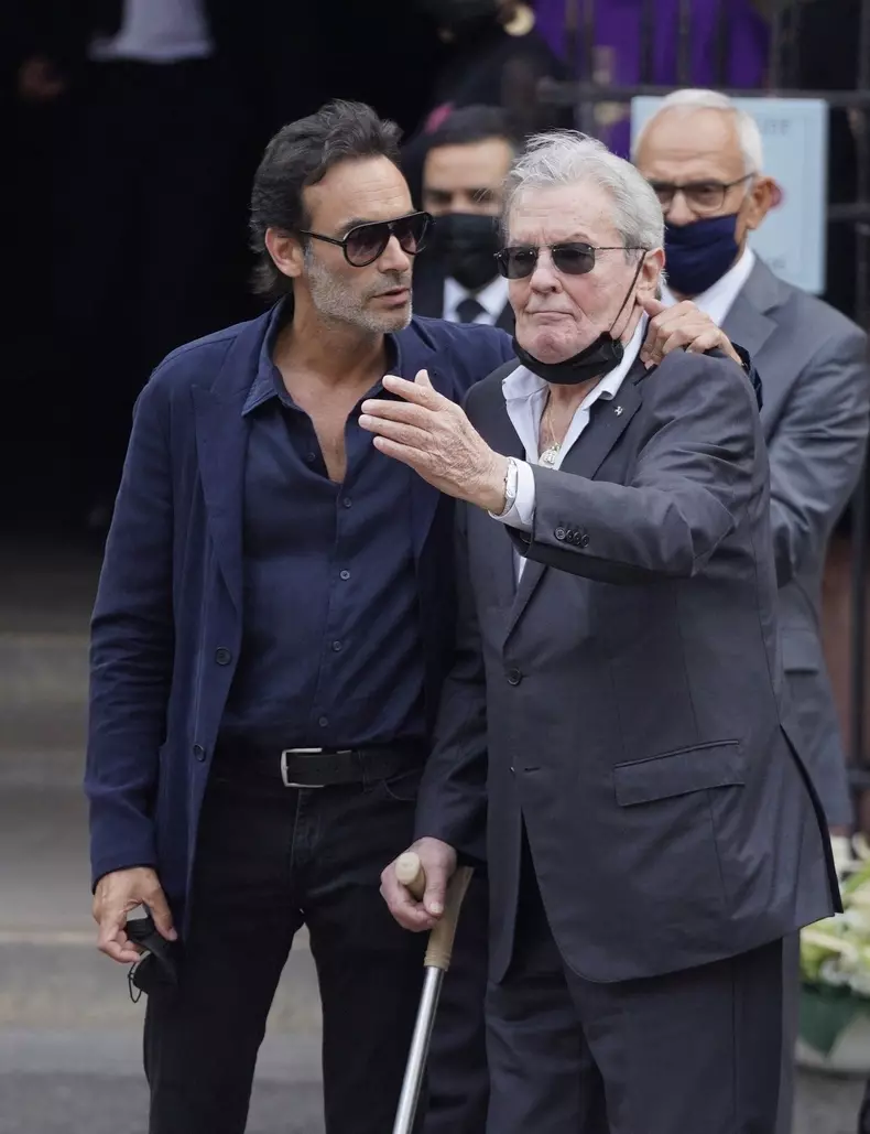 Decizia șocantă luată de Alain Delon. Ce i-a cerut fiului său Anthony