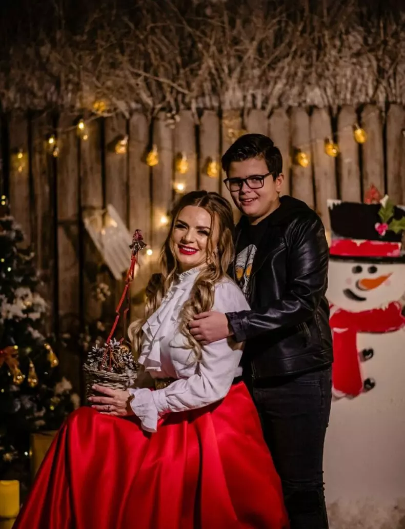 marcela fota si fiul ei