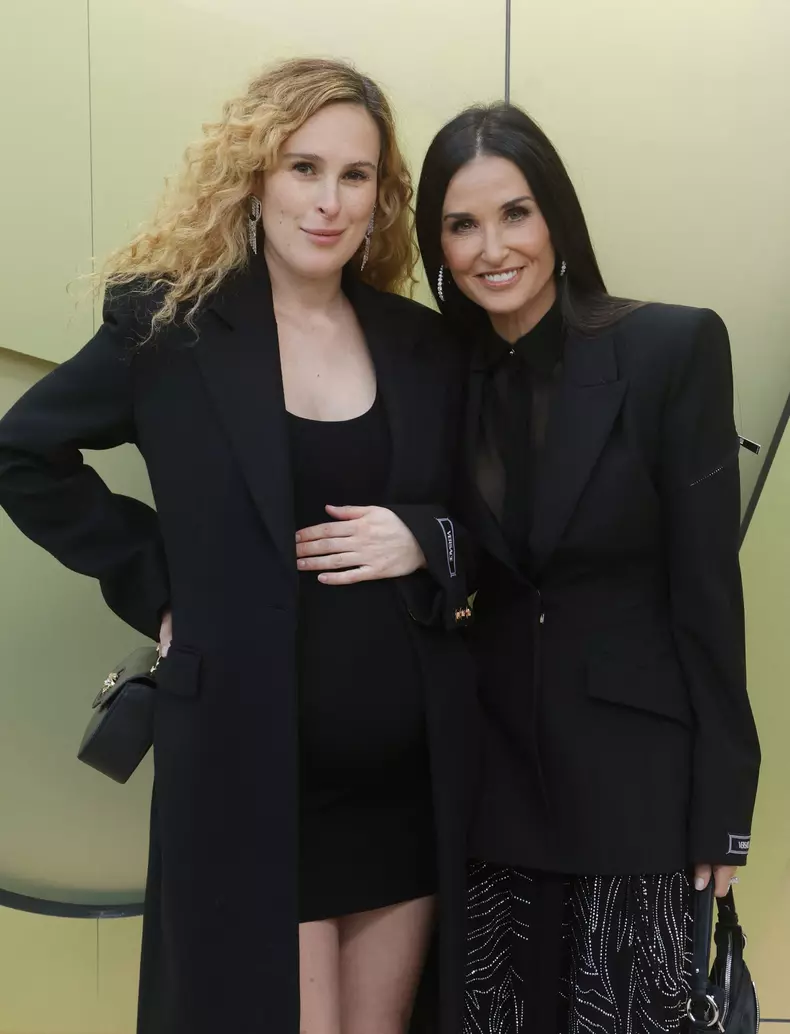 Cum arată fiica lui Bruce Willis, la două luni după ce a născut. Rumer se laudă cu silueta ei