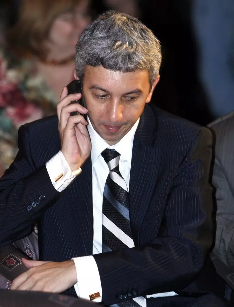 Fiica lui Diaconescu la medicina