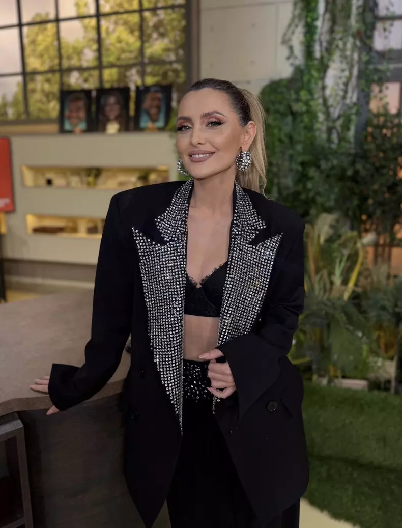 alina sorescu costum