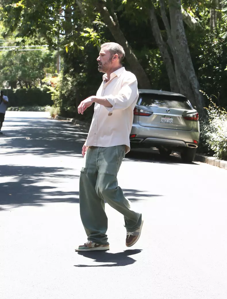 PREMIUM EXCLUSIVE Ben Affleck Takes Environmentalist Daughter Violet For A Drive In Gas Guzzling V8 Ford F-150 Raptor