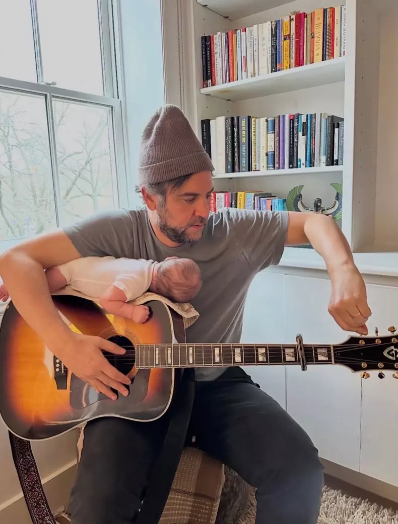 josh-radnor-cum-am-cunoscut-o-pe-mama-voastra-tata-51-ani-imagini-instagram (3)