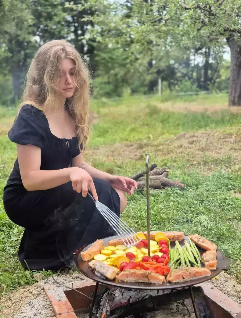 sofia-bucur-in-vizita-la-parinti