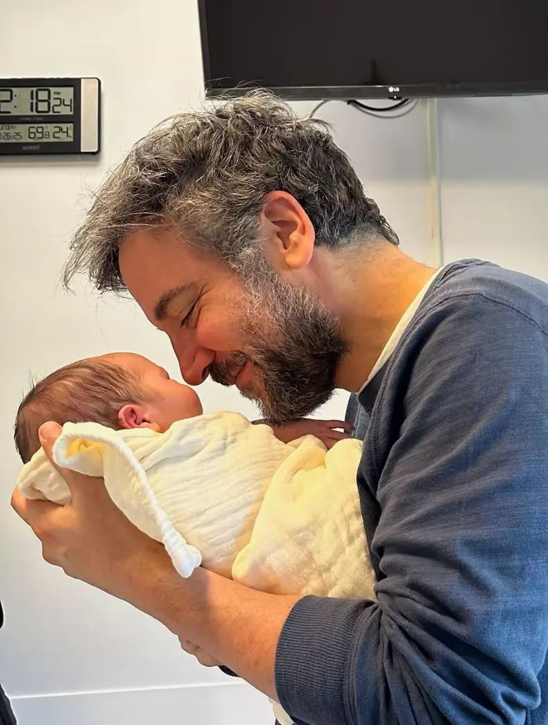 josh-radnor-cum-am-cunoscut-o-pe-mama-voastra-tata-51-ani-imagini-instagram (1)