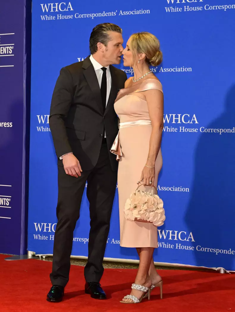 Jennifer Rauchet și Pete Hegseth