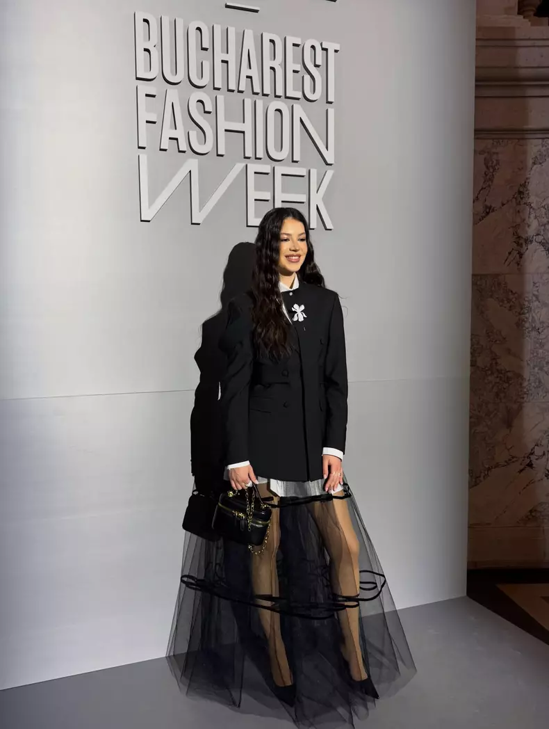 Cleopatra Stratan în prima zi de Mercedes-Benz Bucharest Fashion Week FW2627 (2)