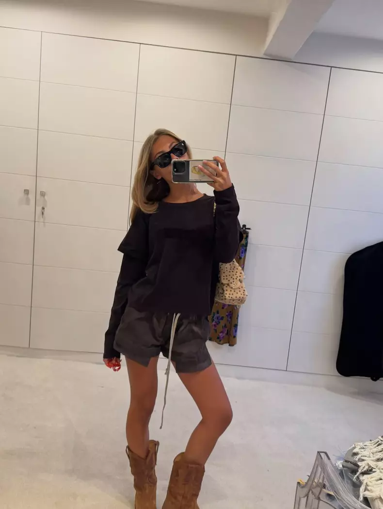 stella selfie