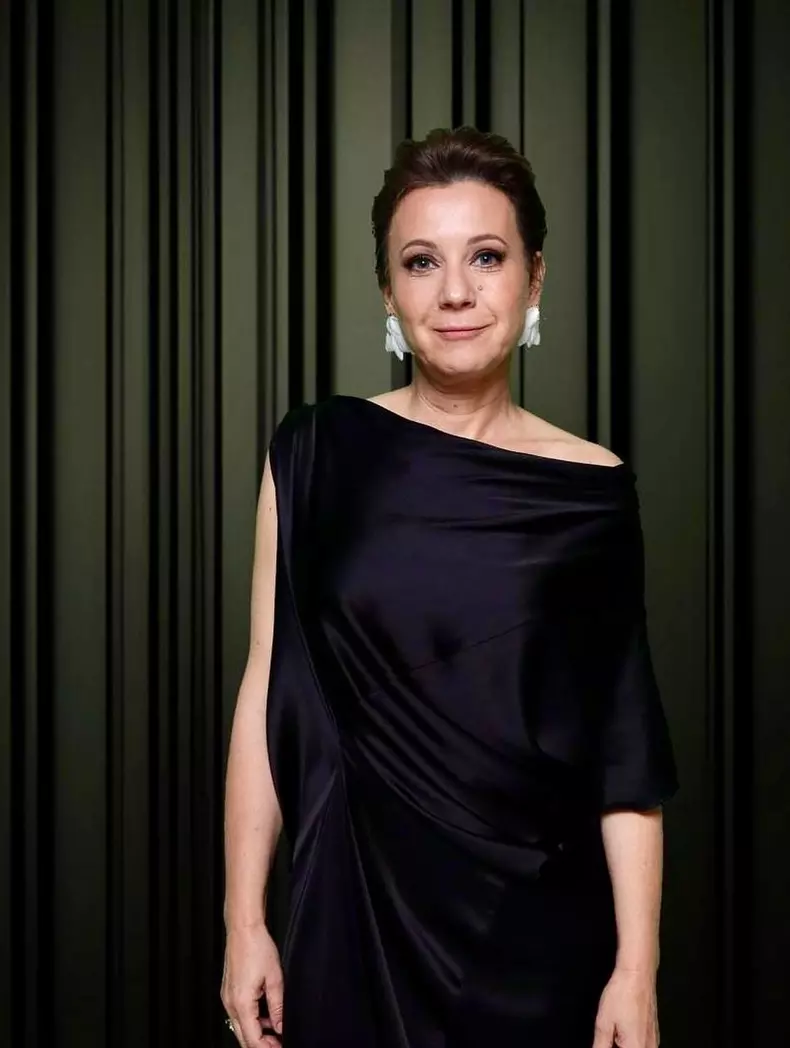 Mirela-Oprisor-7