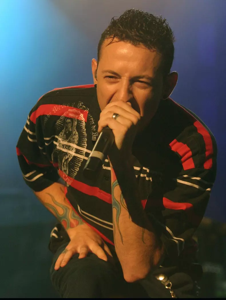 Solistul trupei Linkin Park, Chester Bennington, s-a sinucis