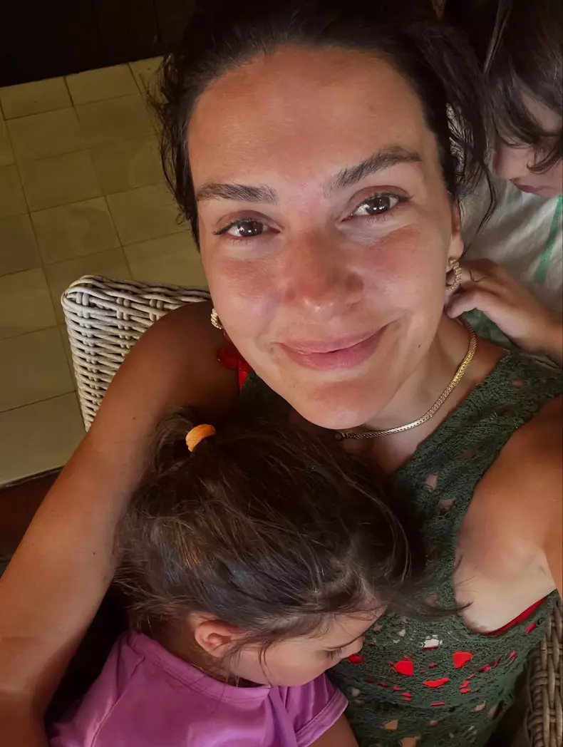 bergüzar-korel-vacanță-romantică-alături-de-familie (9)