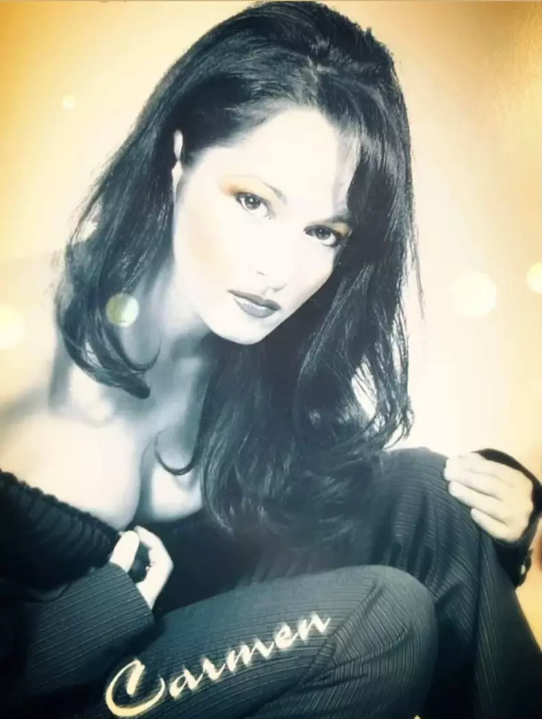 carmen trandafir 32