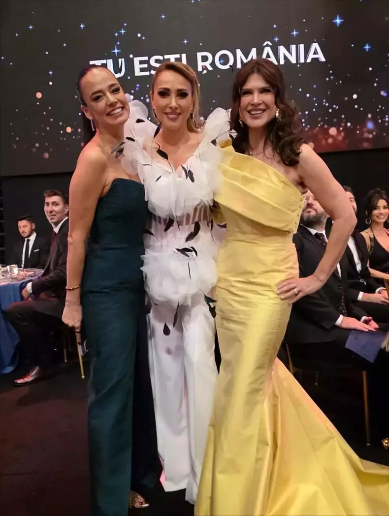 iulia vantur la petrecerea pro