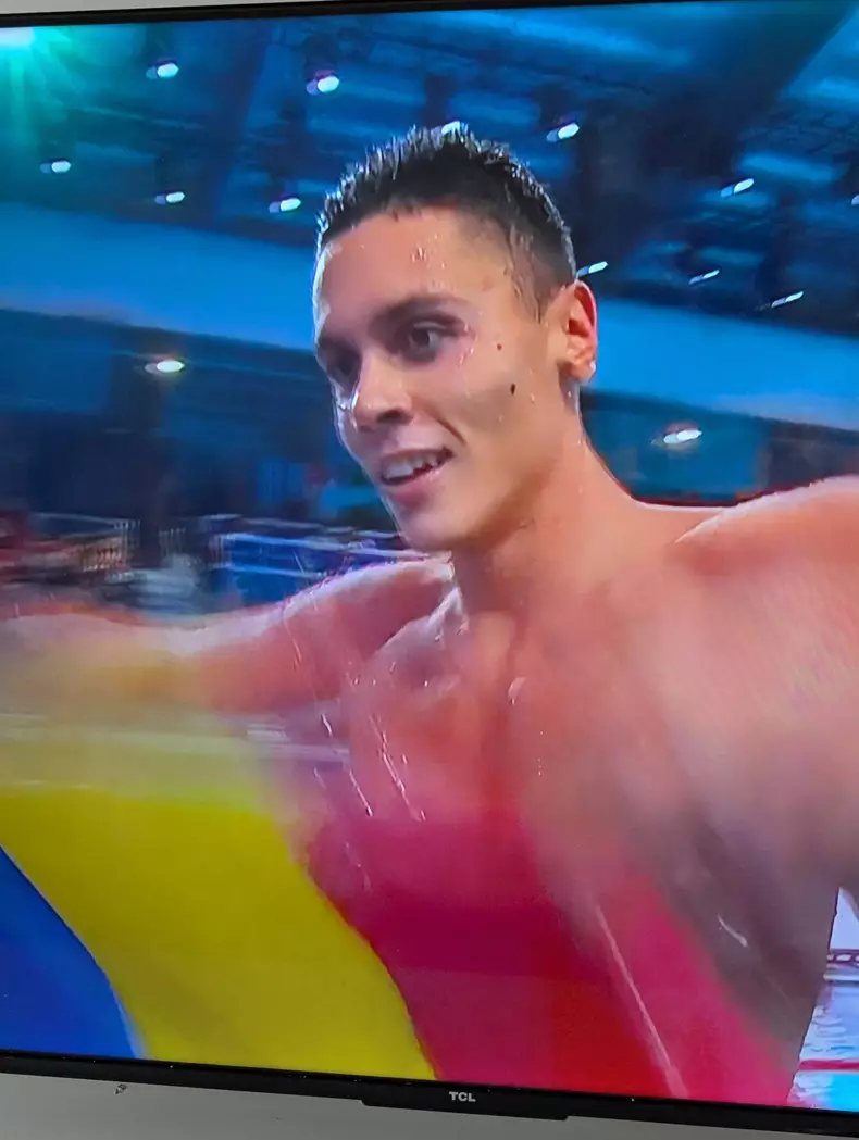 david-popovici-singapore-100mliber-medalia-de-aur (3)