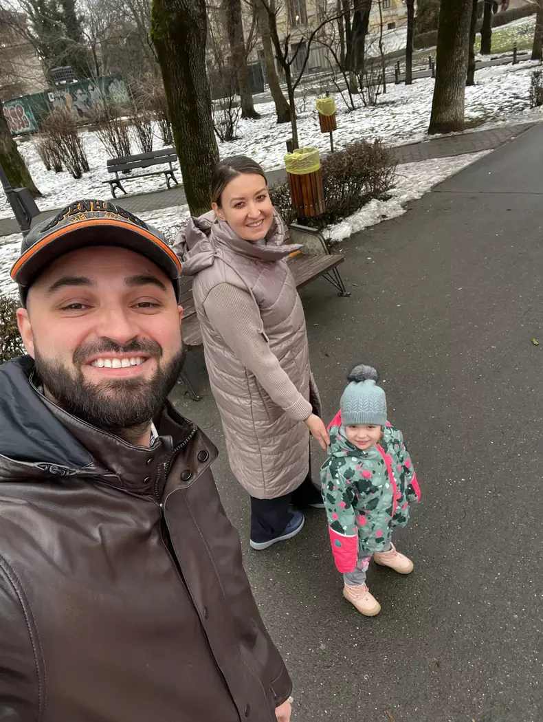 Roxana Blenche, Cătălin Bucur și fiica lor, Olivia (2)