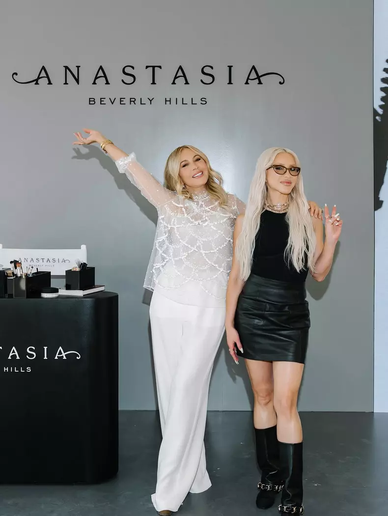 Anastasia Soare și fiica ei, Norvina (9)