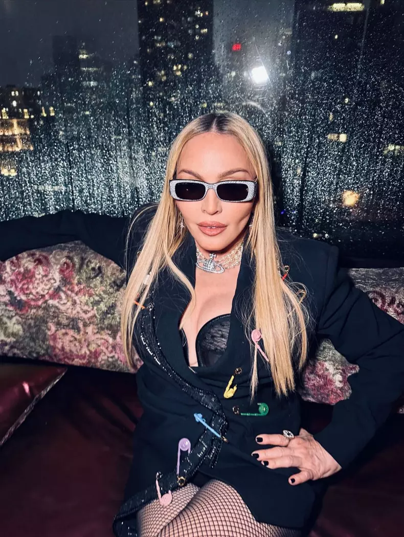 Cher spune că s-a împăcat cu Madonna. „Am îngropat securea războiului. M-a iertat”