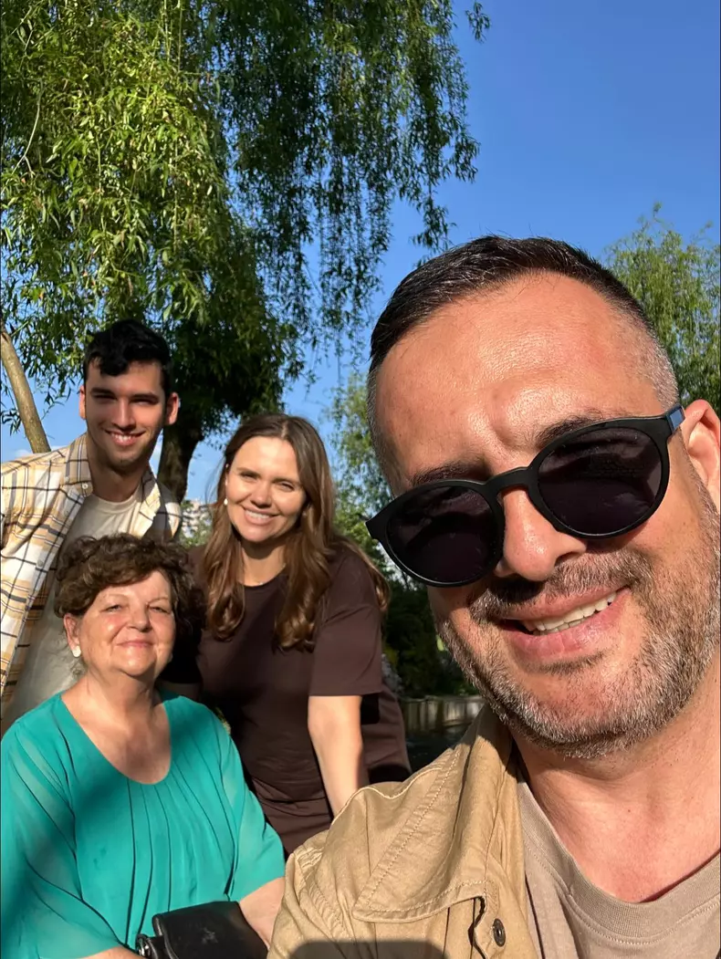 madalin ionescu cu familia