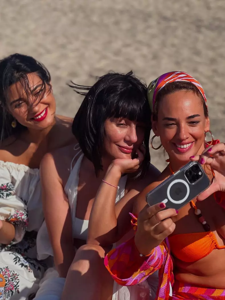 Tuba-Büyüküstün-un-alt-sine-netflix-filmari (19)