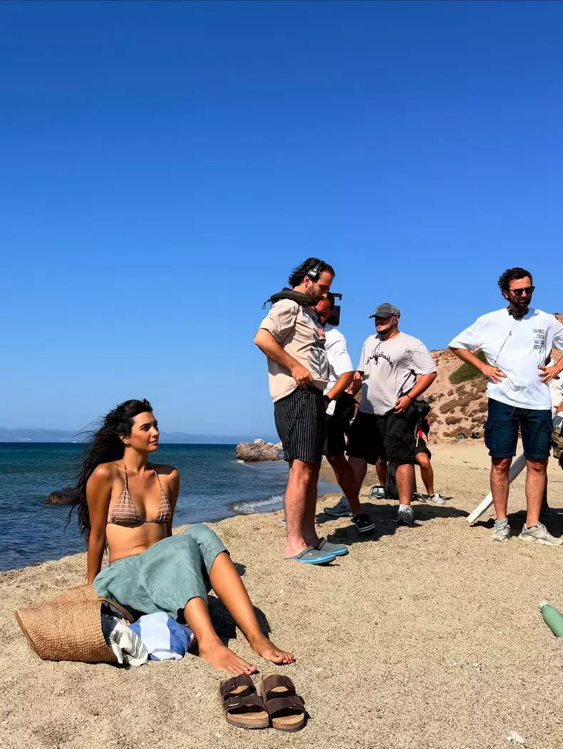 Tuba-Büyüküstün-un-alt-sine-netflix-filmari (20)