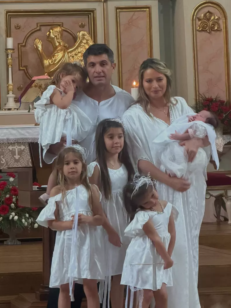 5. Laura Cosoi și familia