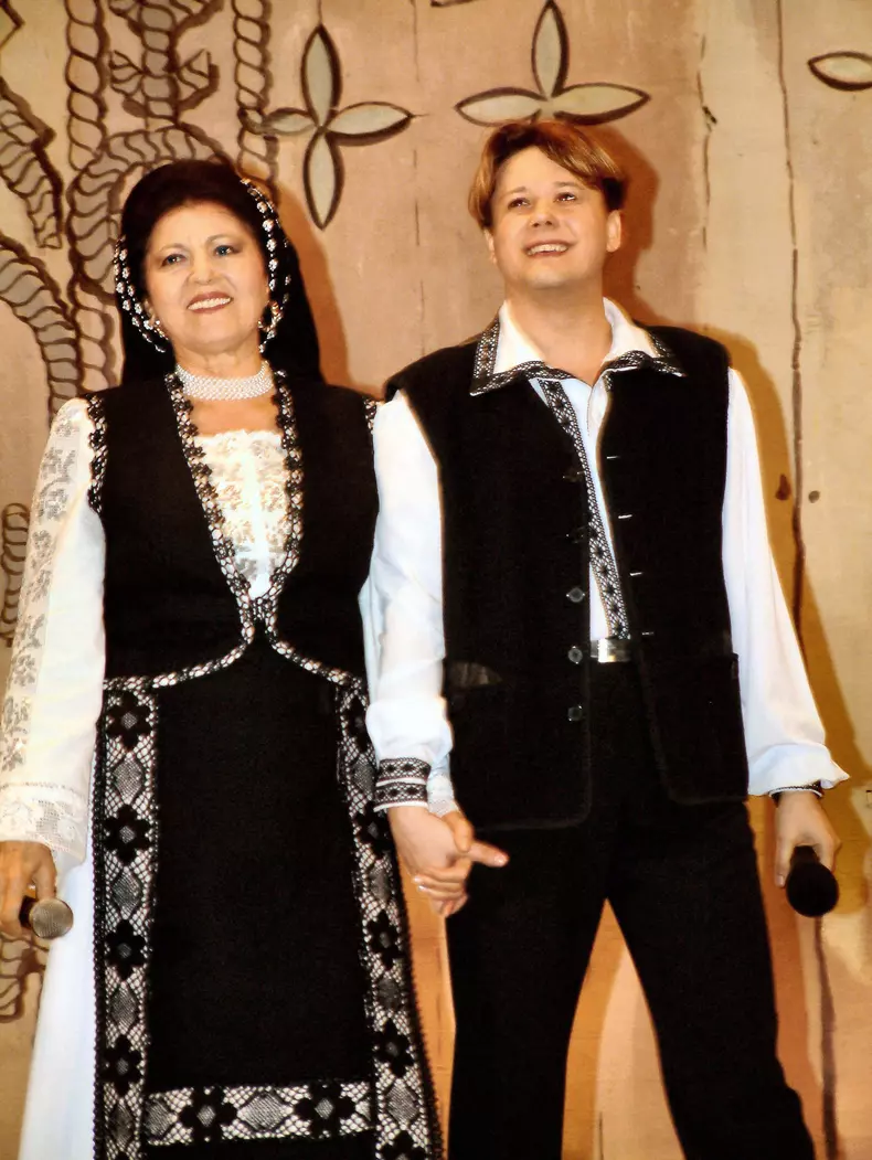 IRINA LOGHIN - FUEGO