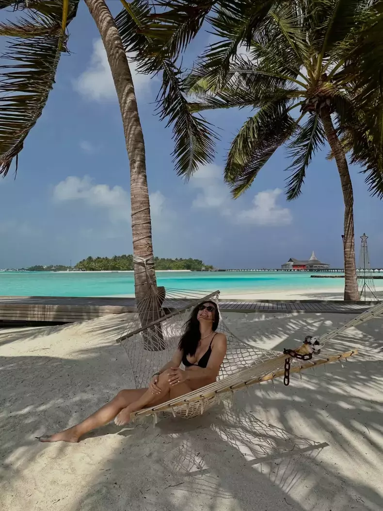 andreea-raicu-plaja-in-maldive