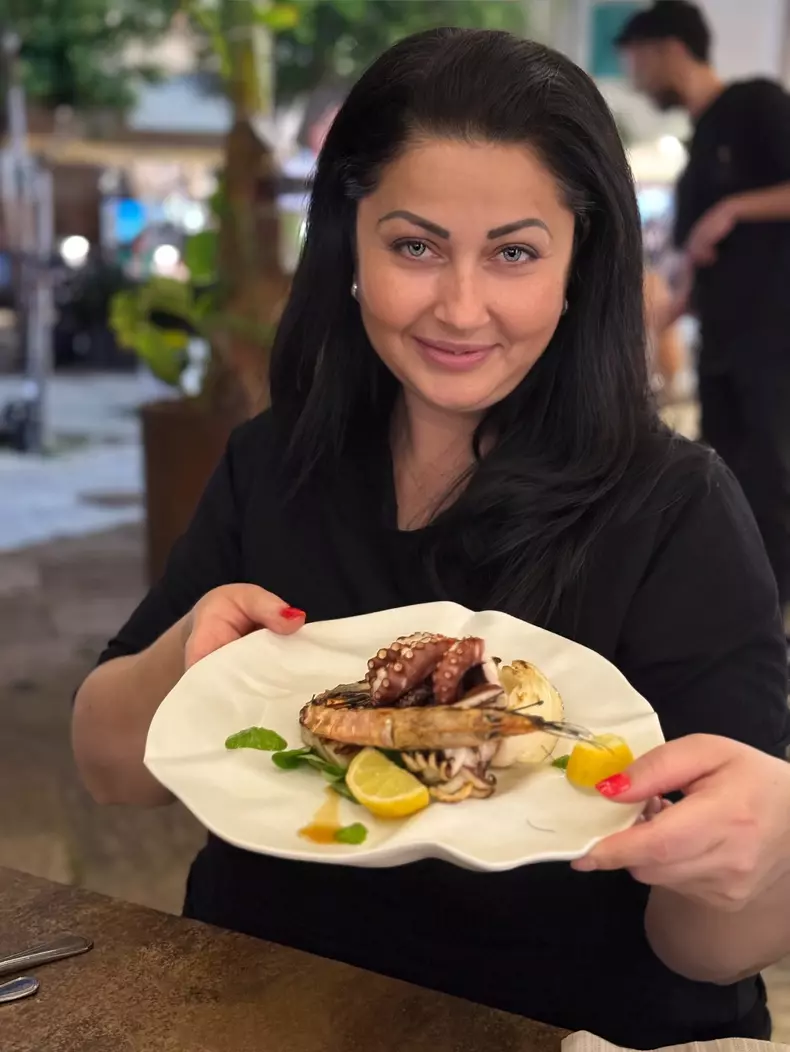 Gabriela Cristea în vacanță în Italia (1)