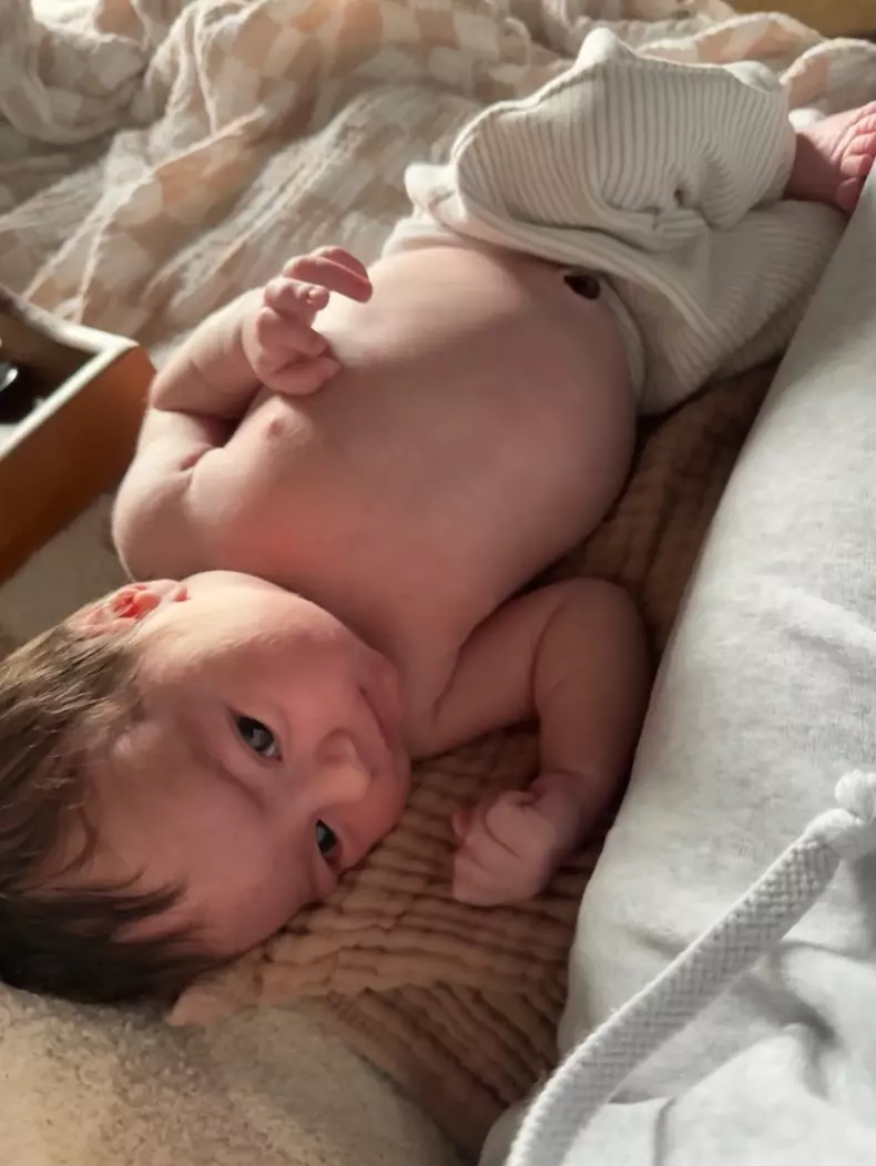 Debby Ryan a născut primul copil, o fetiță (3)