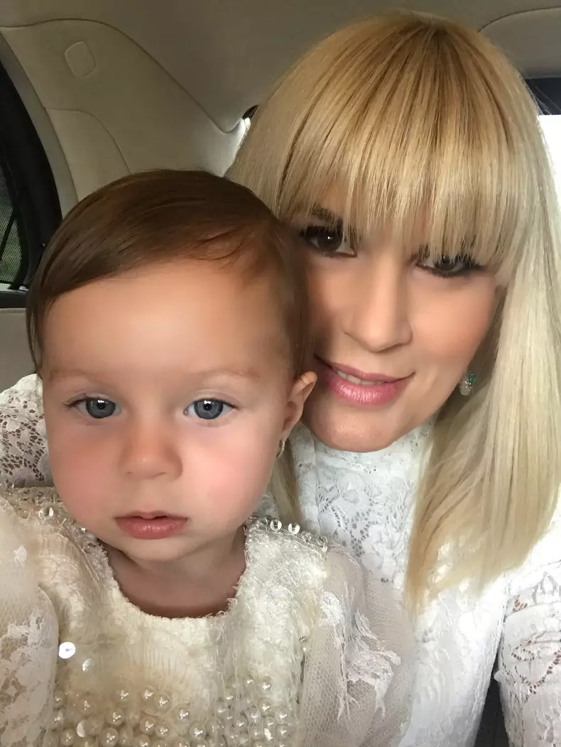 elena-udrea-imagini-cu-fiica-ei-eva-maria (8)