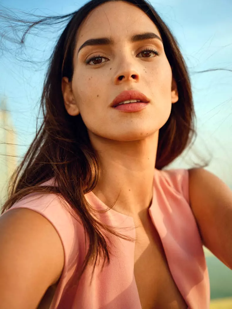 La campagne Tour du Monde de Giorgio Armani pour son nouveau parfum "My Way" avec l'actrice/mannequin Adria Arjona