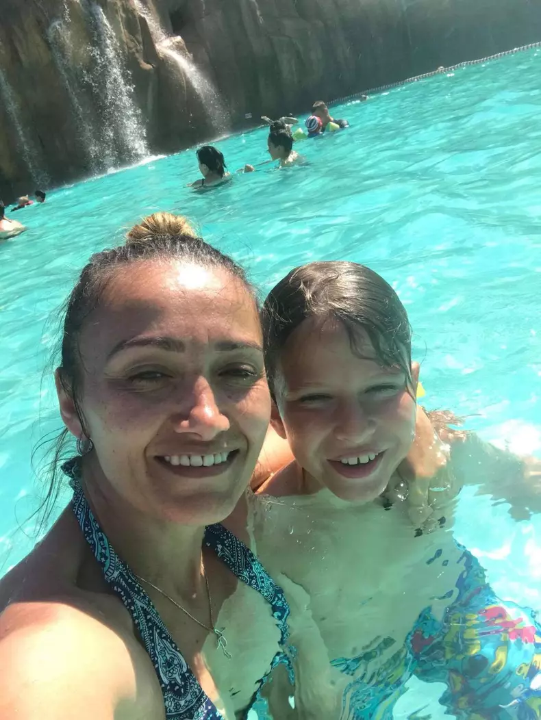 Nuți este de mulți ani bona lui Reghe junior