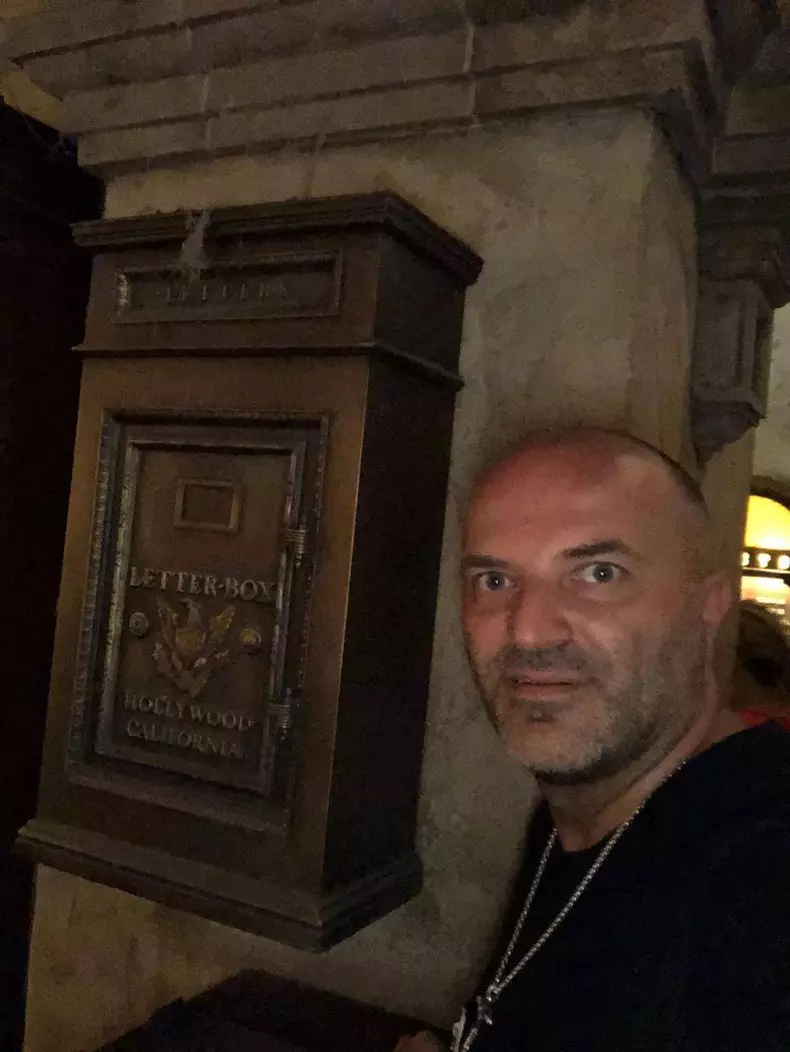 39594165_1842938682459527_149338972114386944_o