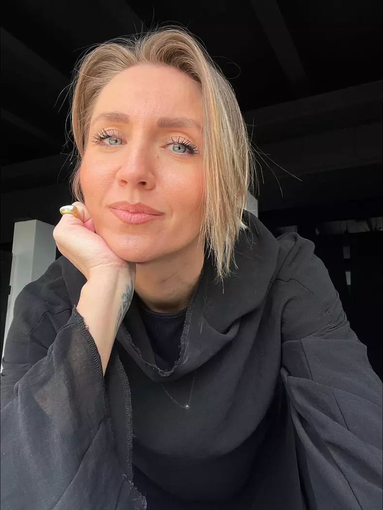 cine-este-ana-odagiu-11