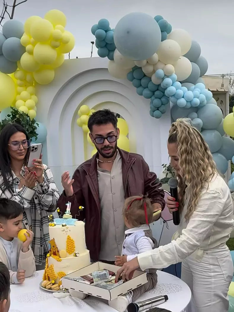 Amir Efrem zi de naștere6