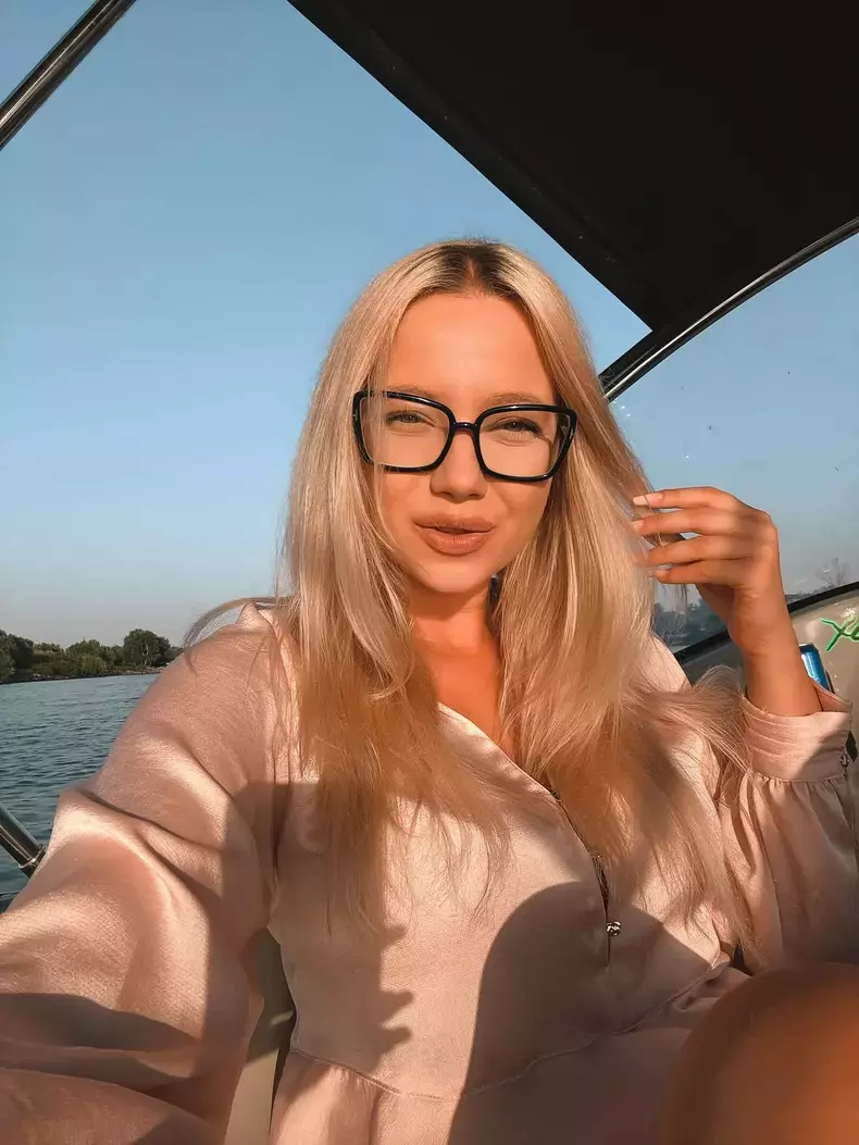 Elena 7