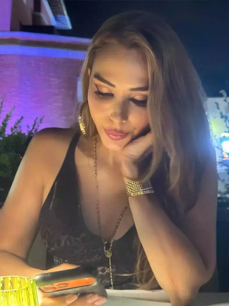 Iulia Vantur 4