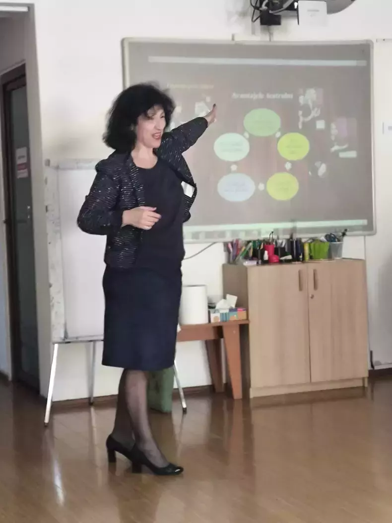 mariana-danescu-lili-jurca-serialul-la-bloc-1