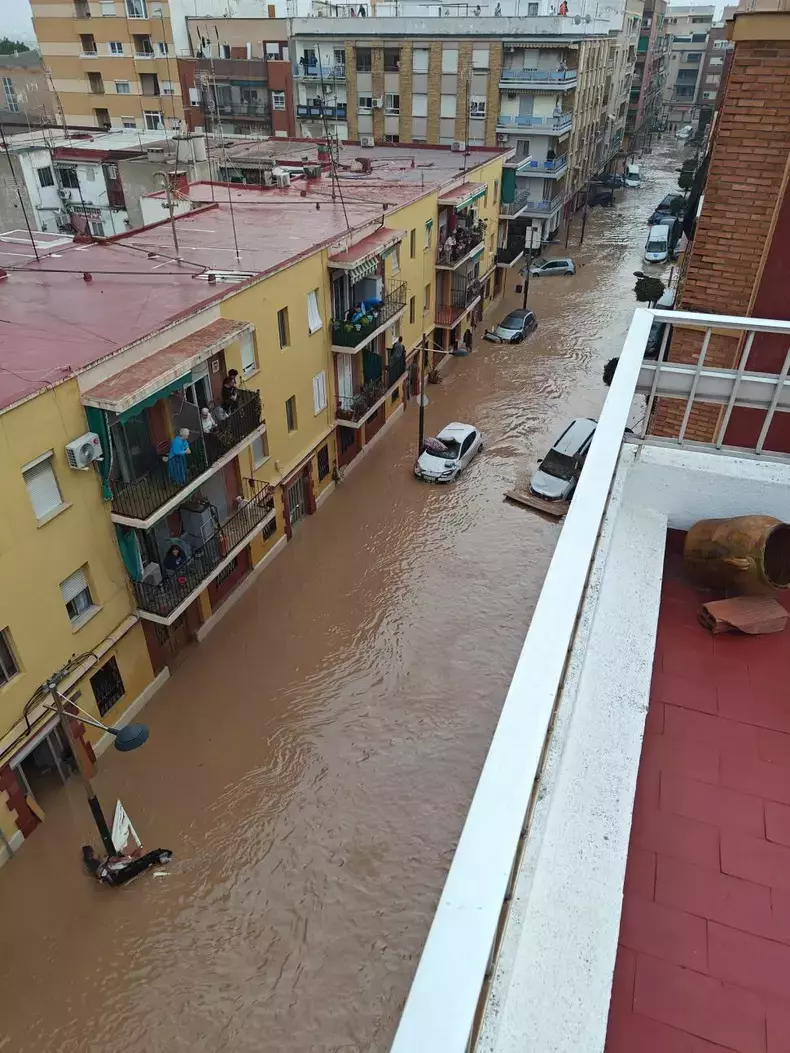 imagini-apocaliptice-dupa-inundatiile-catastrofale-cu-51-de-morti-din-spania-victimele-sunt-cautate-cu-dronele-932071-1