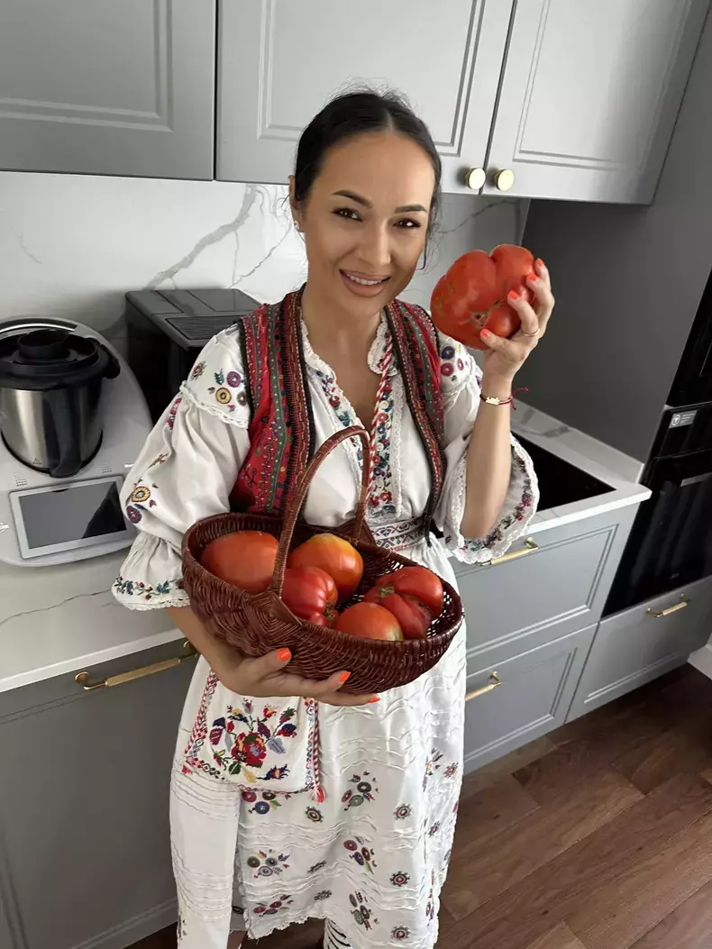 vladuta-lupau-imagini-casa-15