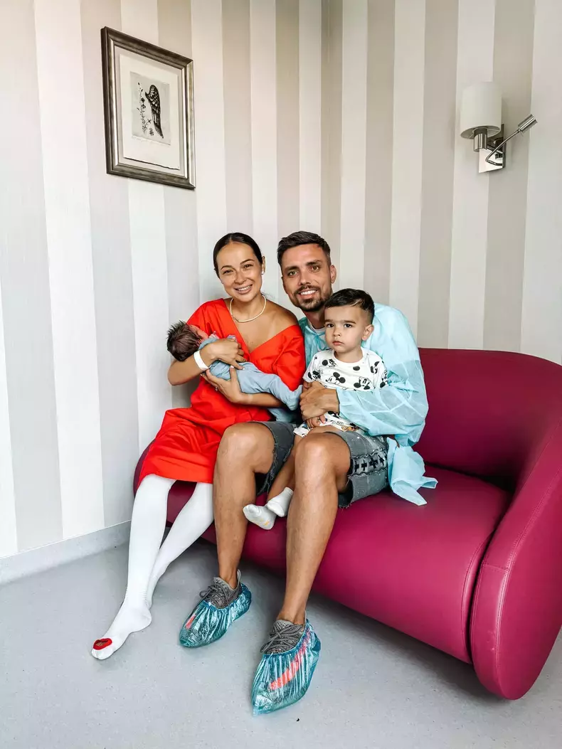 vladuta-lupau-si-familia