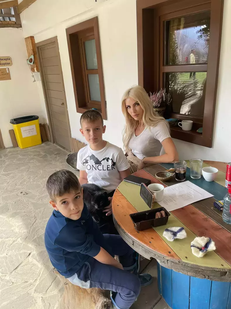 laura vicol copii4