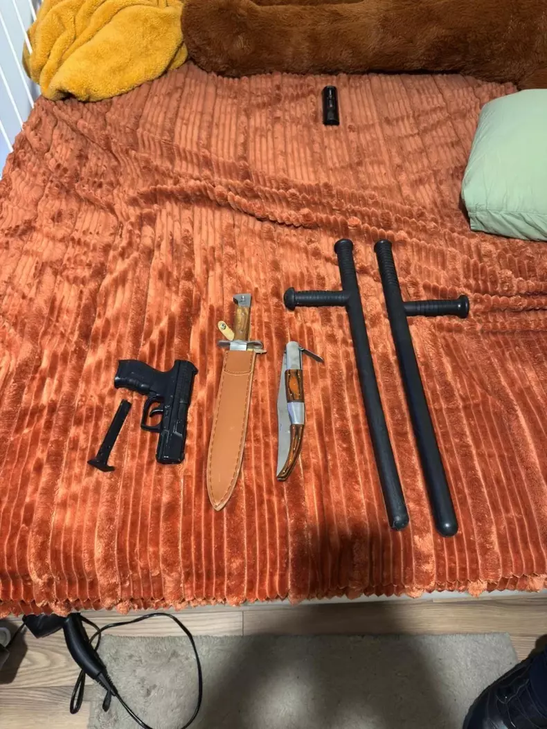 perchezitii-arme-Makaveli-3