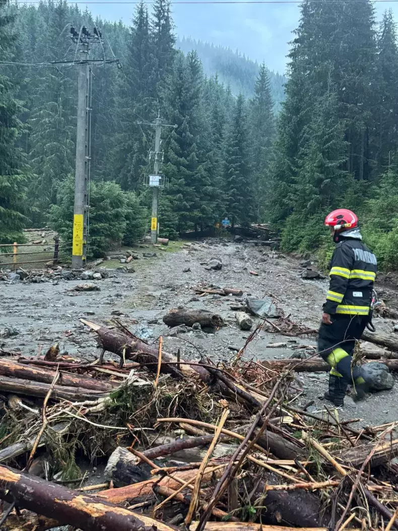 inundatii-suceava7-isu