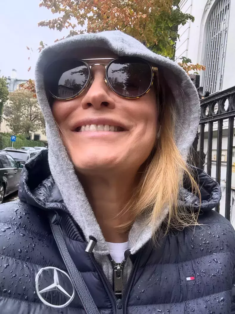 andreea-esca-pe-ploaie