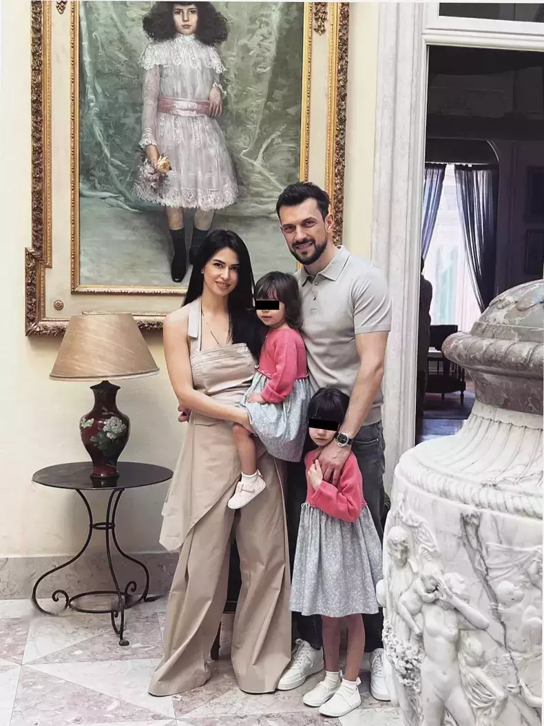 diana-bart-sotul-ei-si-fiicele-lor-maira-si-amina-2-1