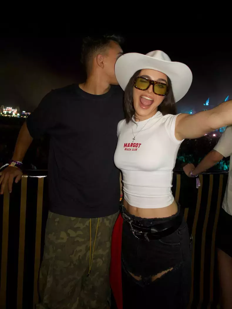 alexia-eram-si-iubitul-ei-tonghi-la-festivalul-beach-please