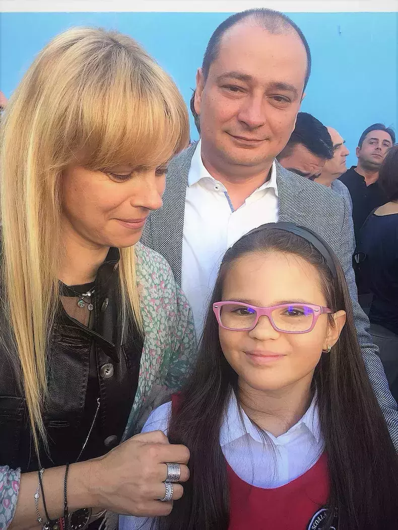 daniel-baluta-sotia-lui-andreea-mihaela-baluta-si-fiica-lor-alexandra-baluta-1
