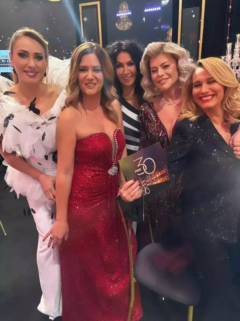 mihaela-radulescu-cu-vedetele-pro